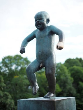 Oslo, Norveç - 27 Ağustos 2017: Bebek heykel Gustav Vigelan tarafından