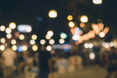 Bokeh street yürüyüş gece aydınlatma üzerinden