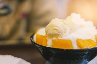 Buz tatlı ve dondurma Mango yakından traş