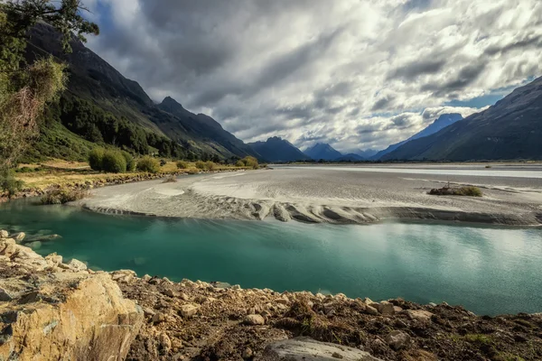Lake Wakatipu Queentown ve Glenorchy Güney adalar arasında