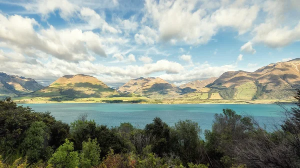 Lake Wakatipu between Queentown and Glenorchy in the South Islan — Stock Photo, Image