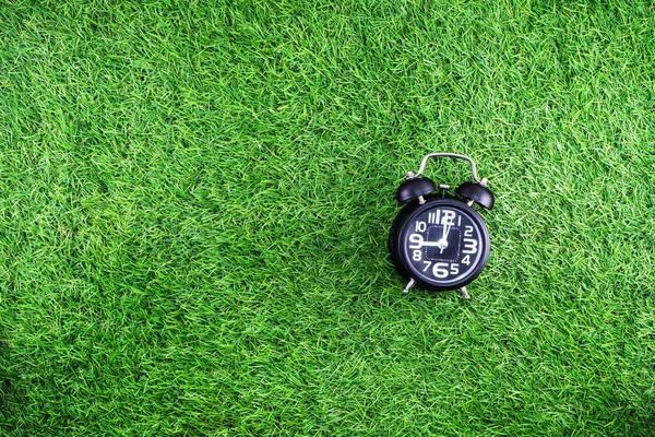 Eğitim kavramı, ekipman ve malzemeleri eski ahşap arka plan üzerinde çalışmak için.