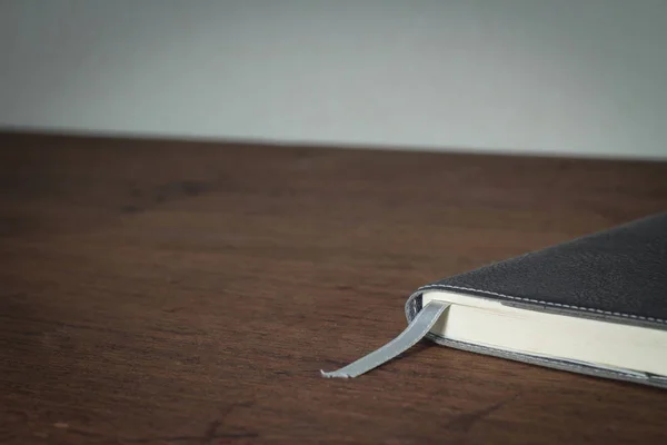 Egy Notebook Hely Fából Készült Asztalon — Stock Fotó