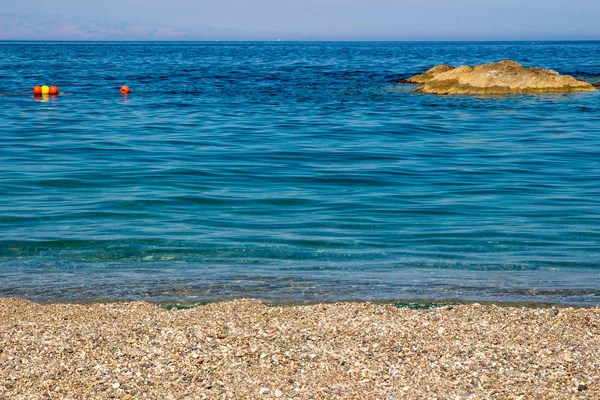 Rochers de sable et mer — Photo