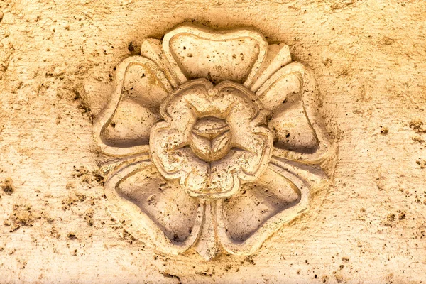 Λεπτομέρεια από ένα αρχαίο πέτρινο καλλιτεχνική — Φωτογραφία Αρχείου