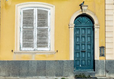 Eski kapı ve pencere