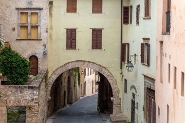 cephelerde pencereler