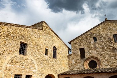 cephelerde pencereler