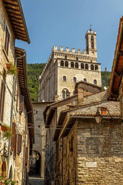 Ortaçağ sokakları ve evleri