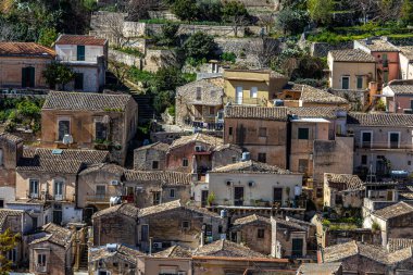 Tipik bir Sicilya kasabasının yukarıdan görünüşü