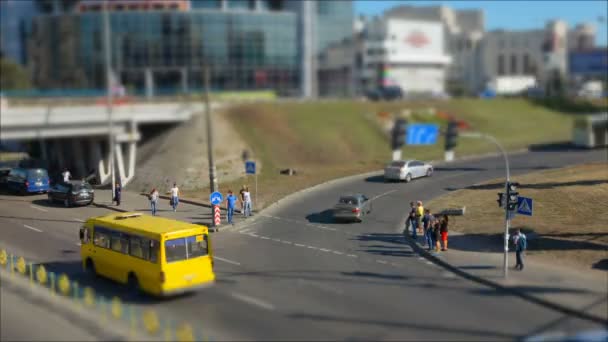 Verkehr in der Stadt — Stockvideo