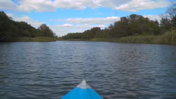 Kayak Vela sul fiume — Video Stock