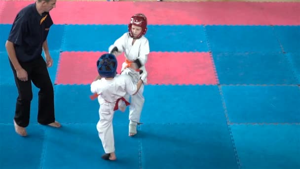 Gara di karate per bambini — Video Stock