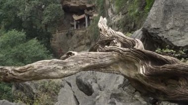 Eski Budist manastır