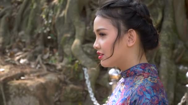 Güzel Vietnamca kız — Stok video