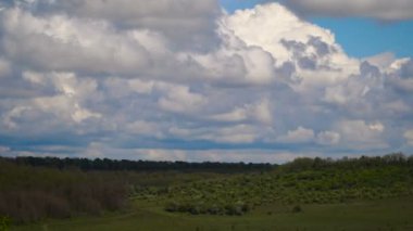 Güzel yaz bulutlu timelapse video