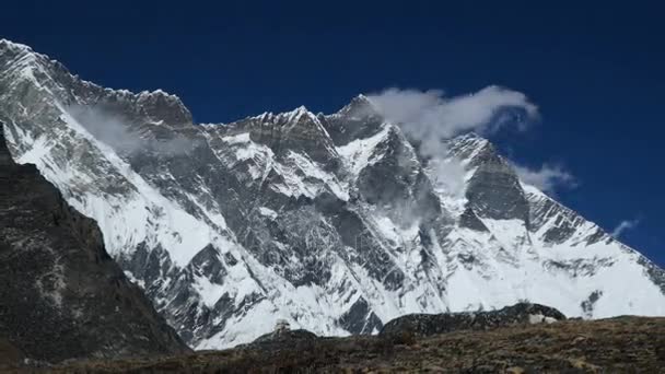 Rochers et nuages — Video