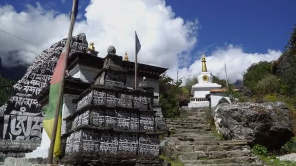 Traditionella bön sten i Nepal — Stockvideo