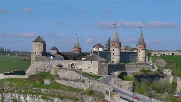 Старая крепость в Камень-Подольском — стоковое видео