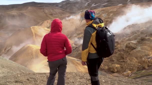 Heiße Quelle im Kerlingarfjoll Geotermal Area — Stockvideo