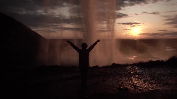 Wodospad Seljalandfoss o zachodzie słońca, Islandia — Wideo stockowe