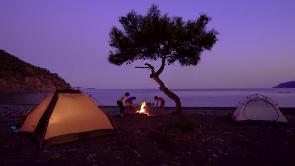 Campamento turístico en el Mediterráneo — Vídeo de stock