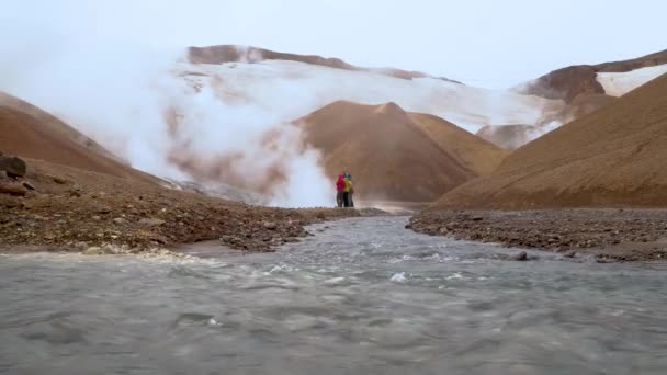 Ζεστή άνοιξη στην περιοχή Kerlingarfjoll Geotermal — Αρχείο Βίντεο
