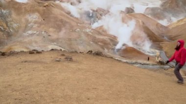 Kerlingarfjoll jeotermal bölgesinde turistler