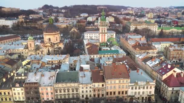 Top kilátás a központra Lviv város — Stock videók