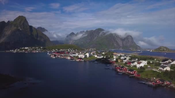 Flygfoto över Reine på Lofoten öarna i Norge — Stockvideo