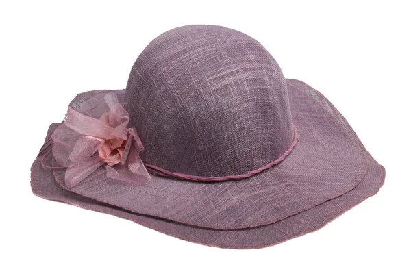 Chapeau de plage isolé sur fond blanc .purple chapeau — Photo