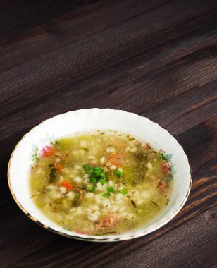 Turşu çorba .sağlıklı çorba .soup Üstten Görünüm 