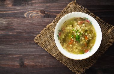 Turşu çorba .sağlıklı çorba .soup Üstten Görünüm 