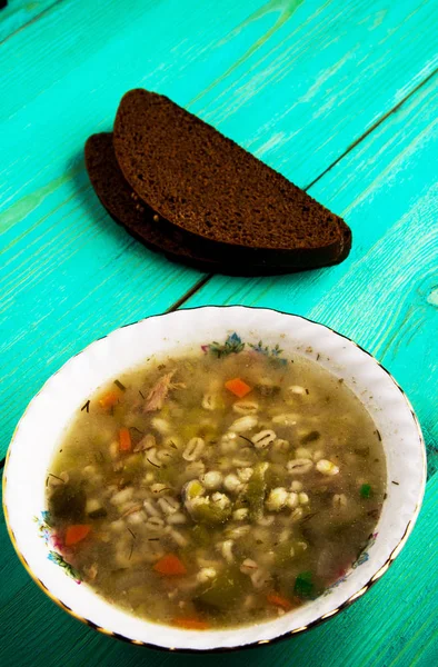 Okurka polévka .healthy polévka .soup pohled shora — Stock fotografie