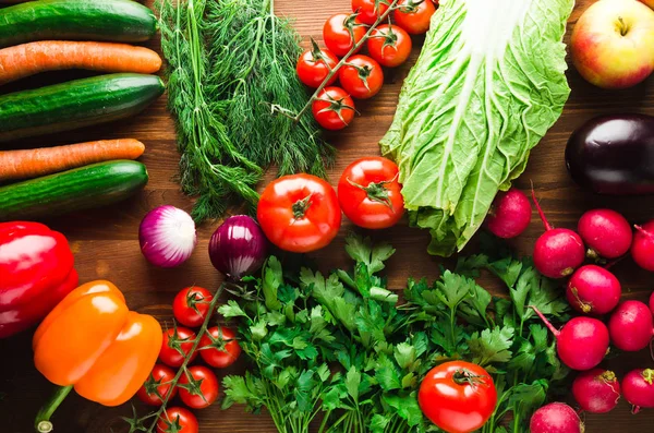 Verduras frescas. Fondo de verduras de colores. Vegeta saludable — Foto de Stock