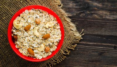 Fındık yulaf ezmesi. Yulaf ezmesi üstten görünüm. Sağlıklı gıda .