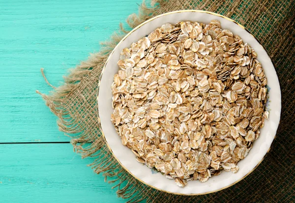 Harina de avena con frutos secos . — Foto de Stock