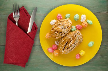 tatlılar ahşap zemin ile pasta .