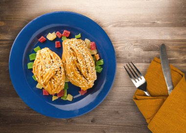 tatlılar ahşap zemin ile pasta .