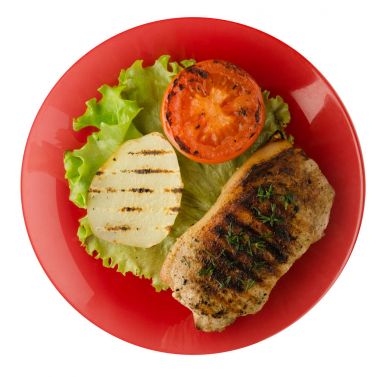  patates ve domates üzerinde beyaz backgro izole ile ızgara domuz eti