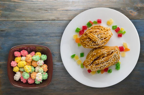 tatlılar ahşap zemin ile pasta .