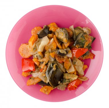 Beyaz arka plan üzerinde izole sebze güveç