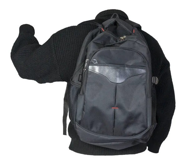  Örgü kazak giymiş siyah bir sırt çantası.