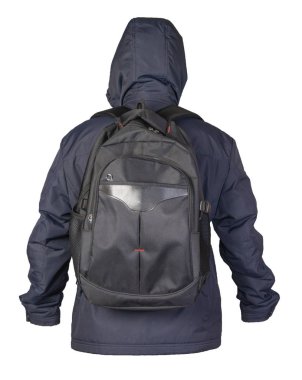 Beyaz arka planda izole edilmiş mavi ceketli siyah sırt çantası. Bir sırt çantası ve ceketin arka planı