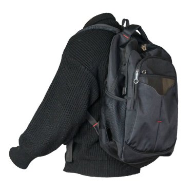  Örgü kazak giymiş siyah bir sırt çantası.