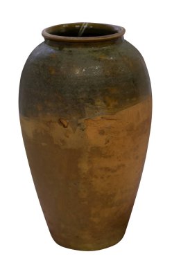  Beyaz arka planda kil sürahi izole edilmiş. Vintage boş sürahi saçı