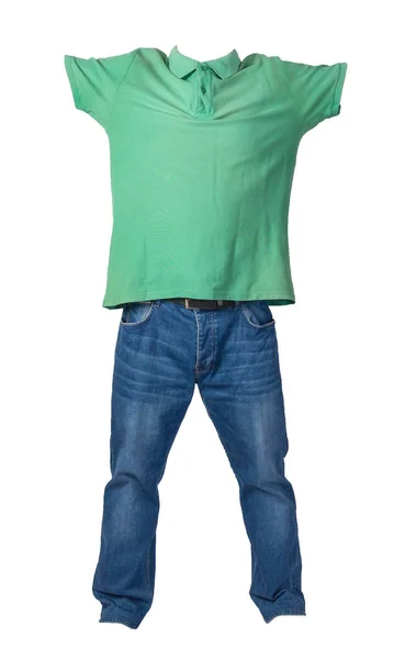 Pánské tričko a džíny izolované na bílém pozadí.příležitostná sraženina — Stock fotografie