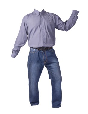 Beyaz arka planda izole edilmiş erkek gömleği ve kot pantolon.