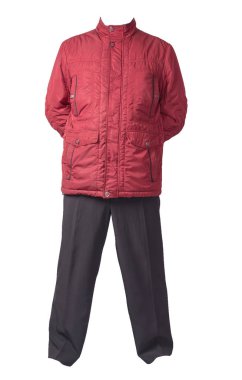 Beyaz arka planda, kırmızı ceketli ve siyah pantolonlu erkekler. Erkek sonbahar kıyafetleri.