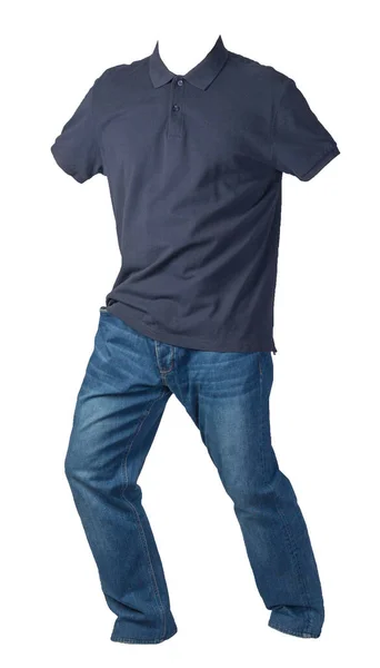 男式深蓝色T恤和蓝色牛仔裤 隔离在白色的背景下 休闲装 — 图库照片